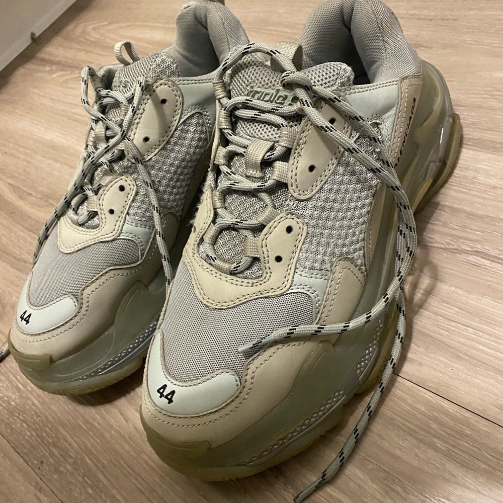 Triple s balenciagas clear sole